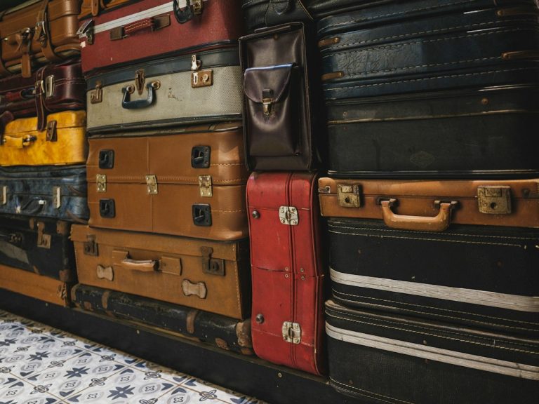Essential Travel Gear for Outdoor Enthusiasts and Explorers